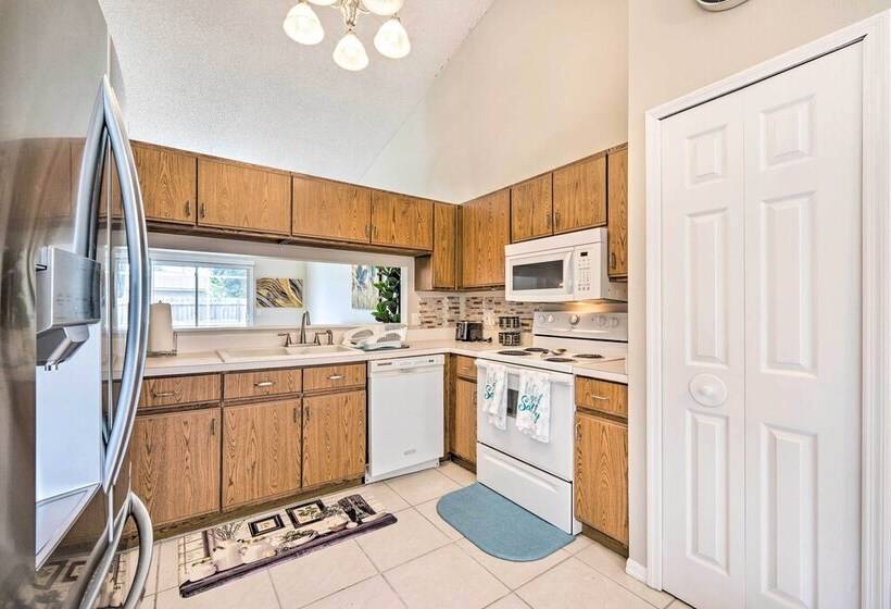 Private Pool & Yard: Airy Kissimmee Retreat!