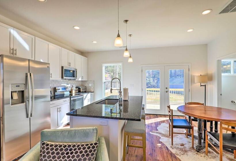 Bright & Inviting Home By Biltmore Village W/ Deck