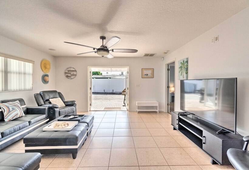 Bright Bradenton Home W/ Games: 6 Mi To Beach