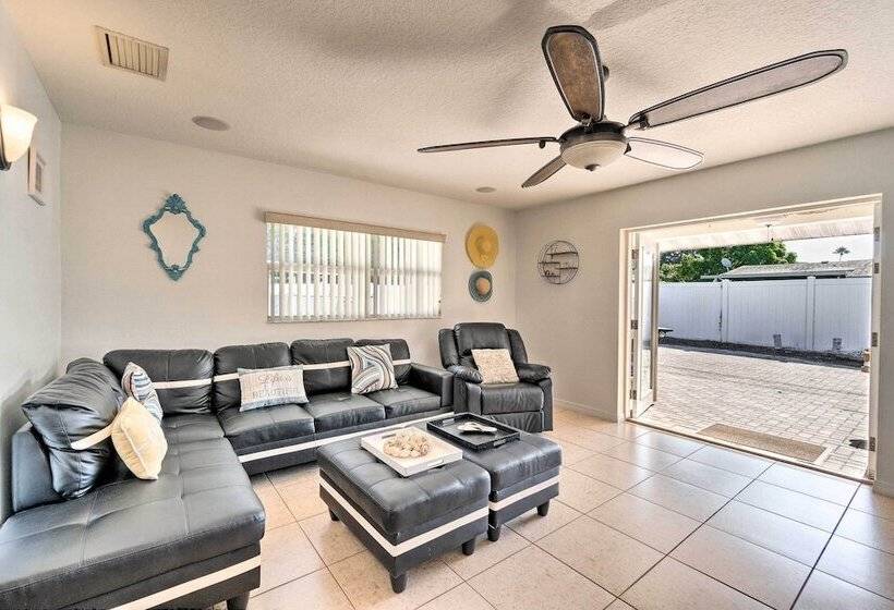 Bright Bradenton Home W/ Games: 6 Mi To Beach