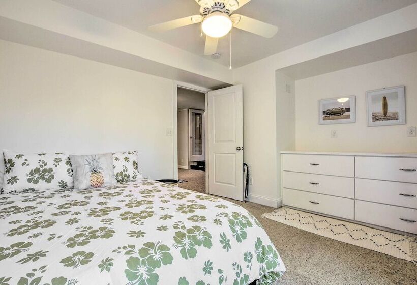 Bright Cary Home With Deck < 15 Mi To Raleigh!