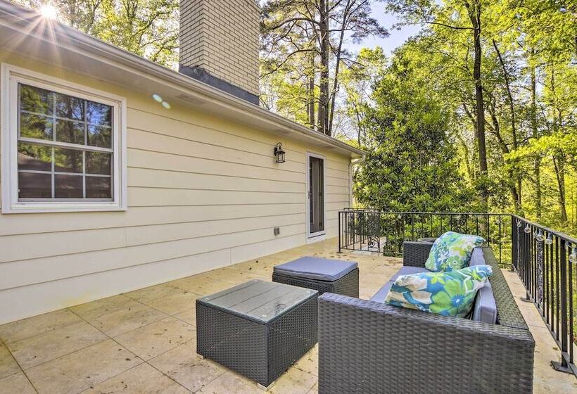 Bright Cary Home With Deck < 15 Mi To Raleigh!