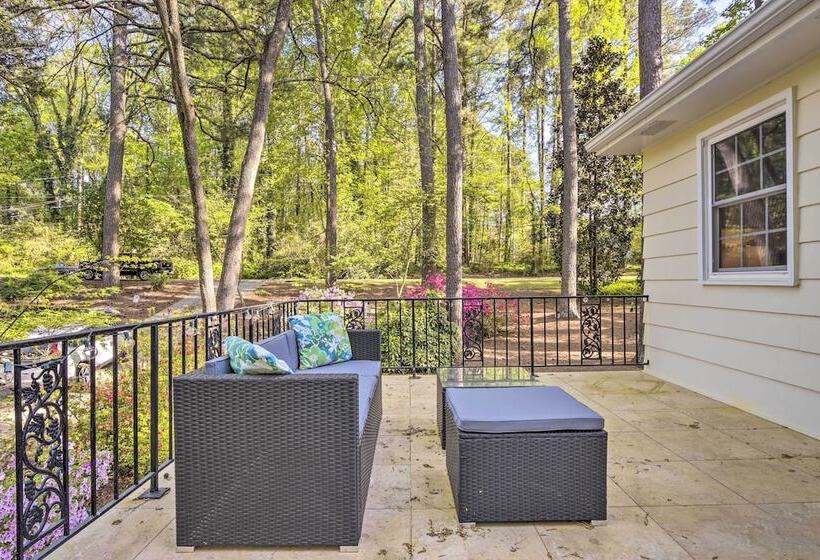 Bright Cary Home With Deck < 15 Mi To Raleigh!