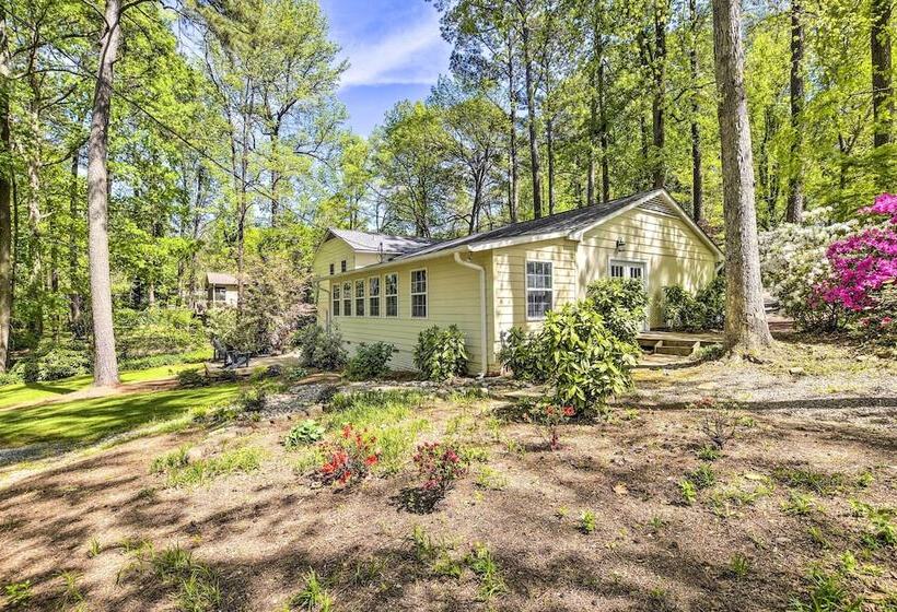 Bright Cary Home With Deck < 15 Mi To Raleigh!