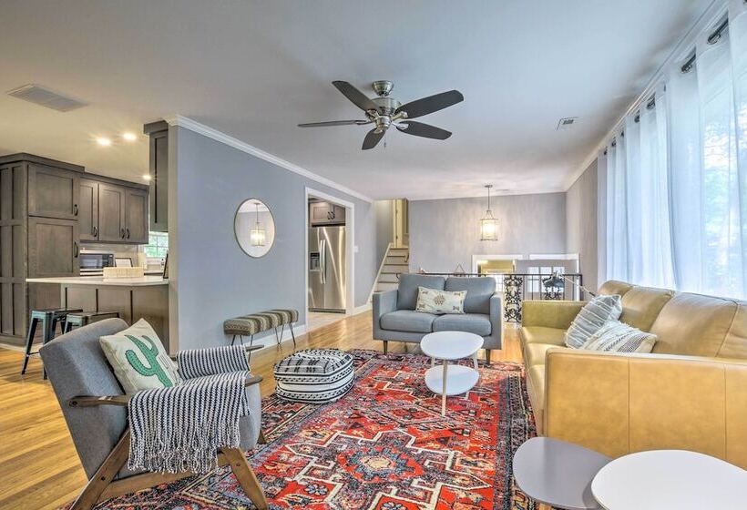 Bright Cary Home With Deck < 15 Mi To Raleigh!