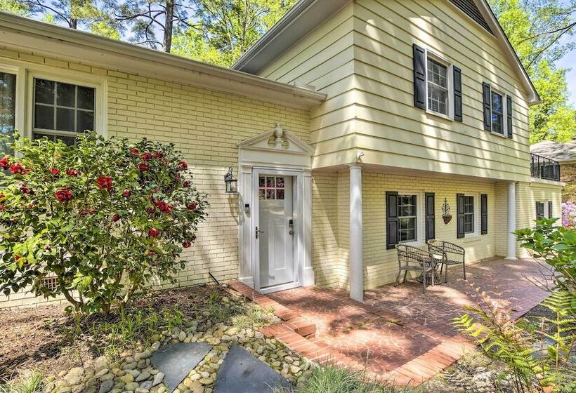 Bright Cary Home With Deck < 15 Mi To Raleigh!