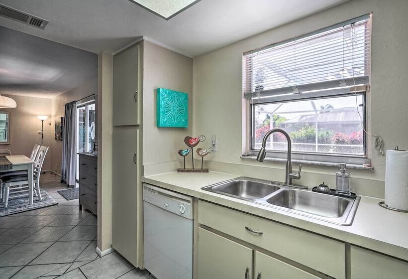 7 Mi To Beaches: Pet Friendly Cape Coral Home