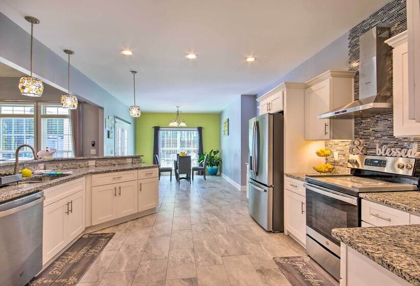Bright Hopkins Home W/ Game Room & Fire Pit!