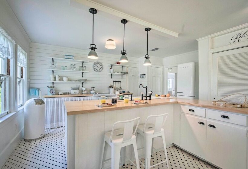 Lake Weir Escape W/ Amazing Sunsets!