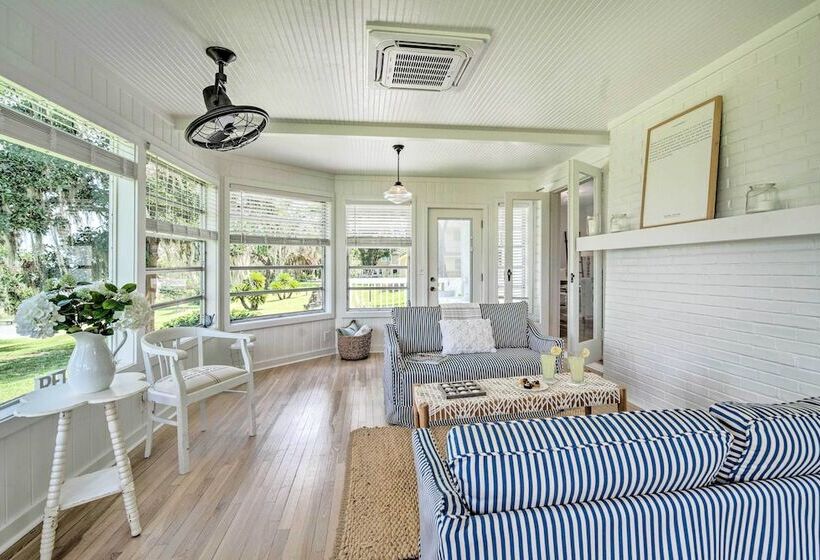 Lake Weir Escape W/ Amazing Sunsets!