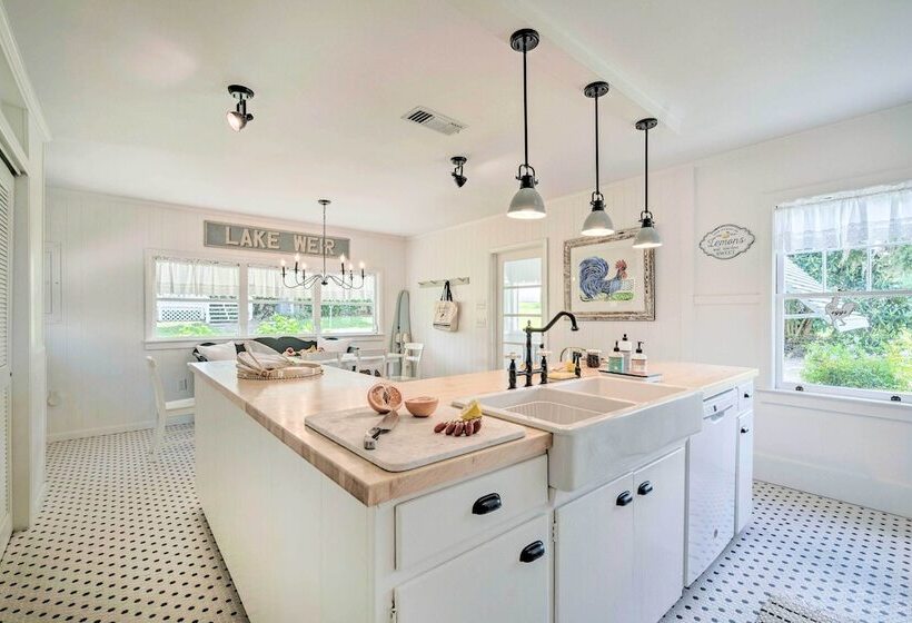 Lake Weir Escape W/ Amazing Sunsets!