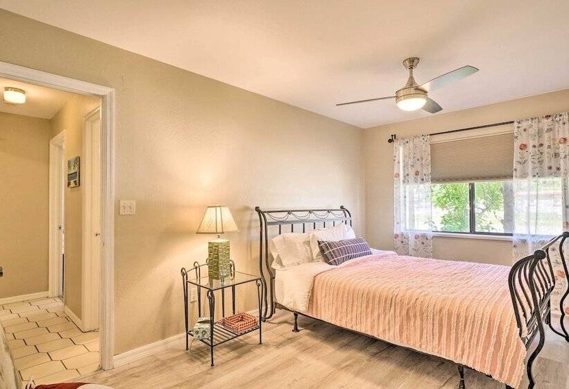 Sunny North Fort Meyers Escape W/ Canal Views!