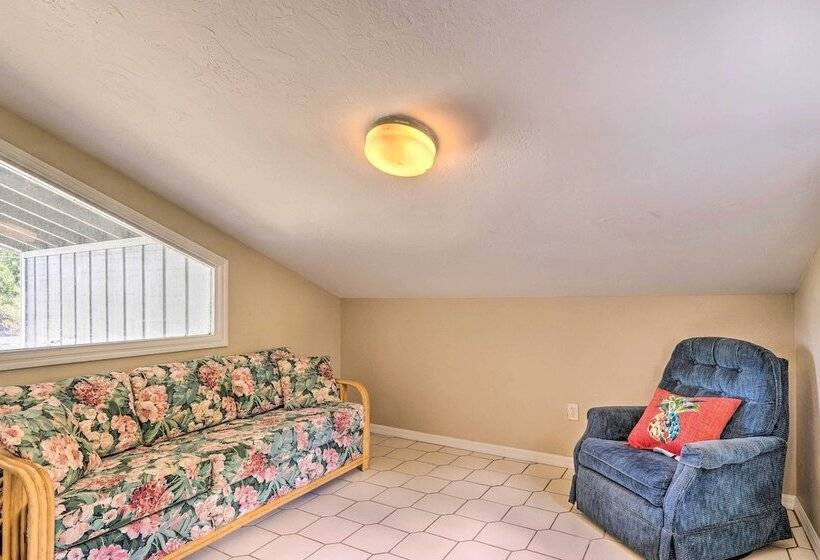 Sunny North Fort Meyers Escape W/ Canal Views!