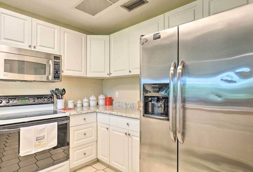 Sunny North Fort Meyers Escape W/ Canal Views!