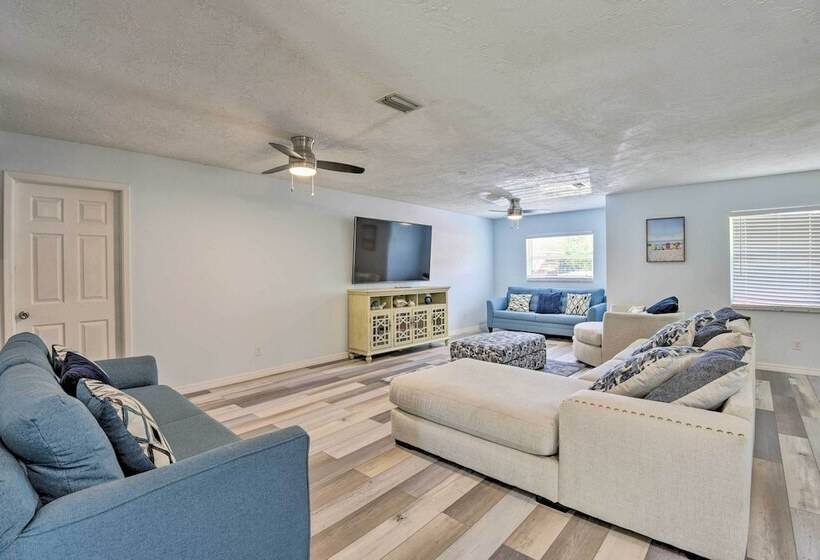 Bright Ruskin Home < 2 Mi To Beach & Marina!