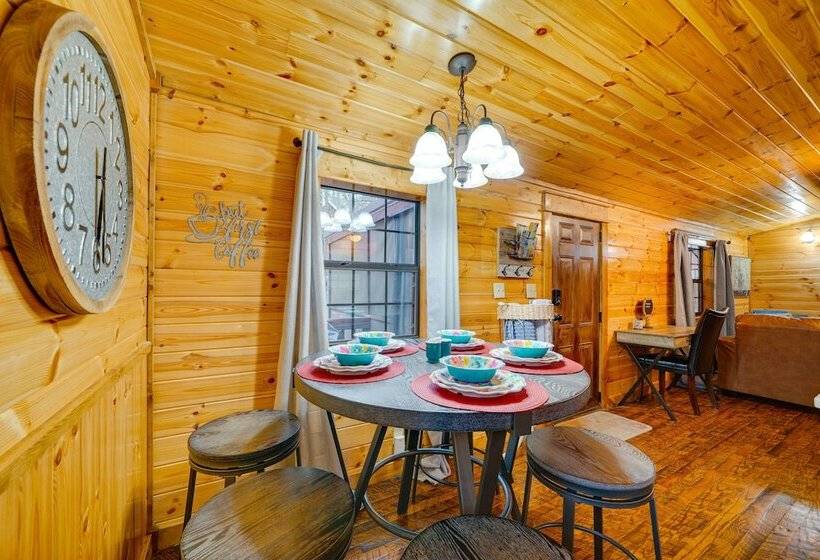 Broken Bow Abode W/ Hot Tub < 7 Mi To Lake!