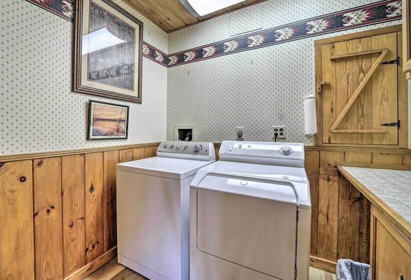 Bryson City Cabin W/ Hot Tub ~ 10 Mi To Dtwn!