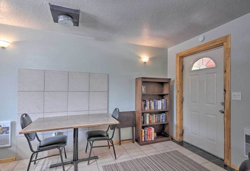 Cabin 6 Mi To Burr Trail, 32 Mi To Escalante!