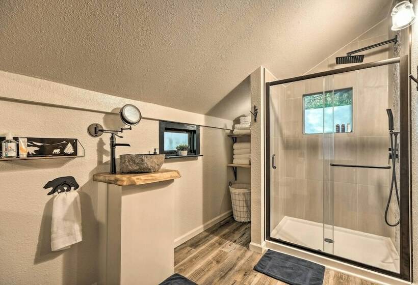 Camp Connell Cabin Near Vineyards & Hiking