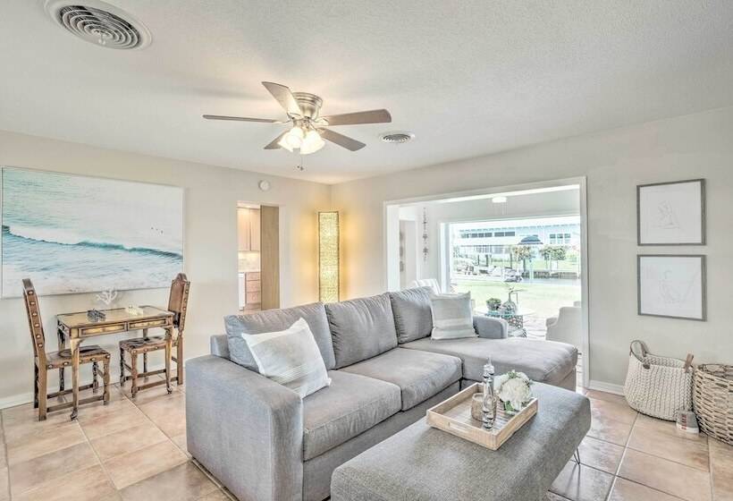 Canalfront Family Home W/ Boat Dock & Games!