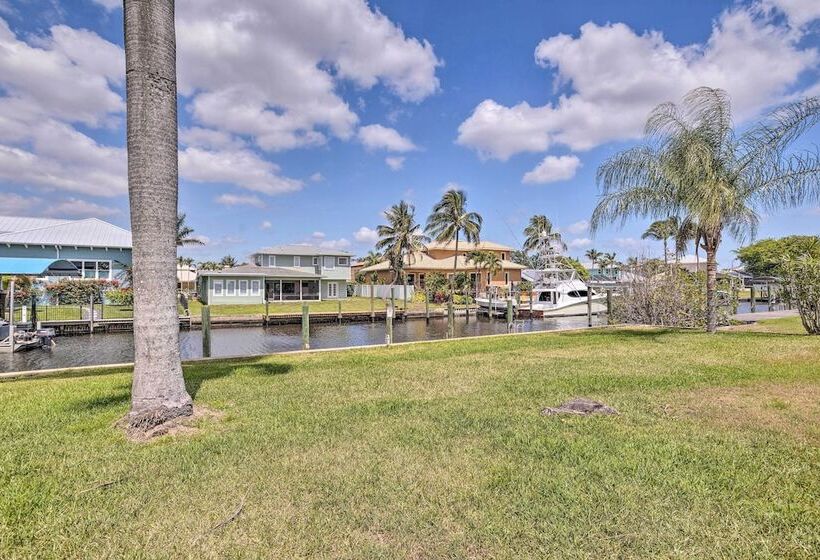 Canalfront Family Home W/ Boat Dock & Games!