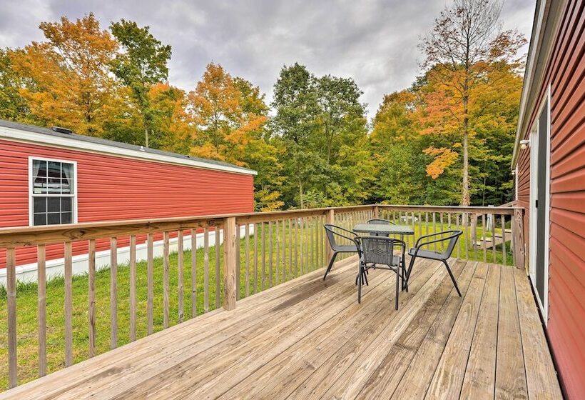Cassopolis Cabin, Private Deck & Lake Access!