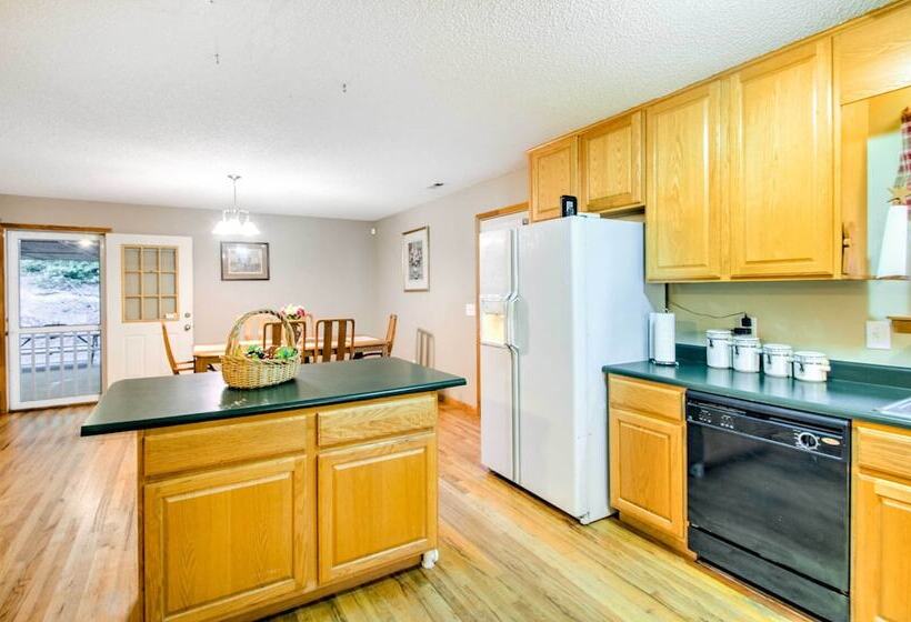 Cedar Mountain House On 12 Acres   Near Trails!