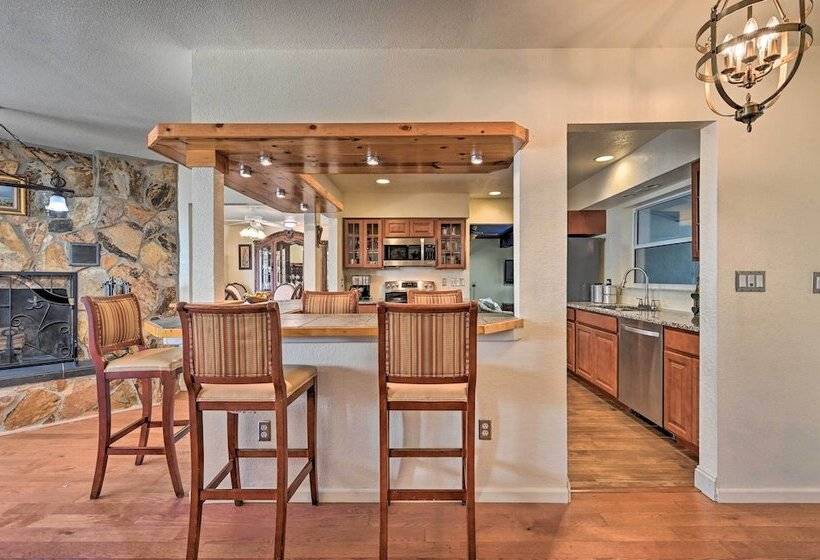 Central Florida Escape On 5 Acres W/ Grill & Pool!