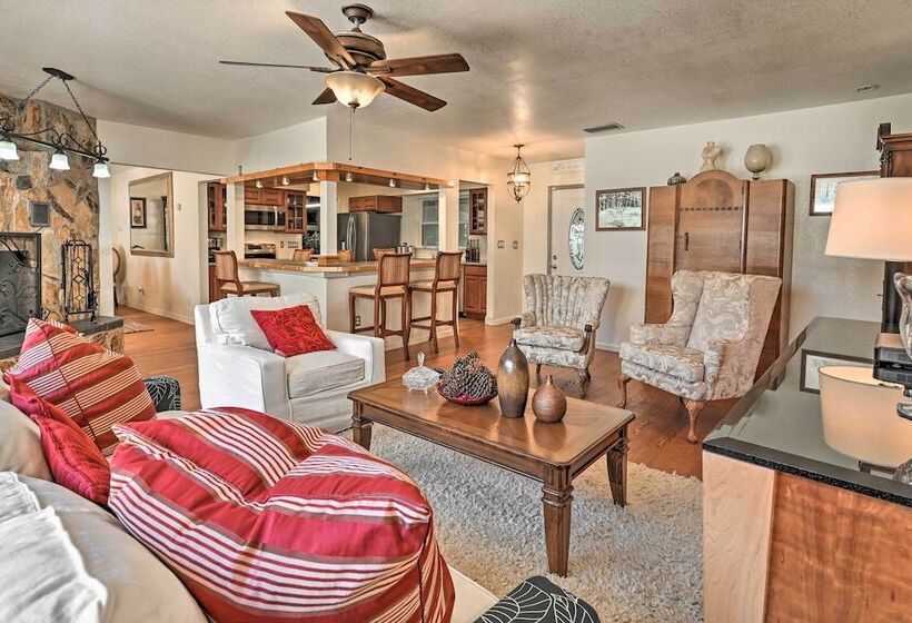 Central Florida Escape On 5 Acres W/ Grill & Pool!