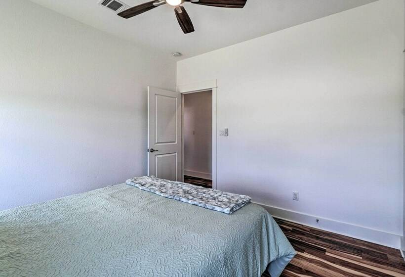 Central Texas Home W/ Rolling Pasture Views!