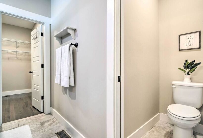 Charming Asheville House W/ Private Hot Tub!