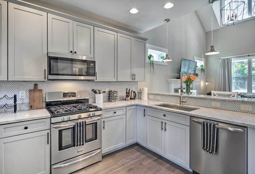 Charming Asheville House W/ Private Hot Tub!