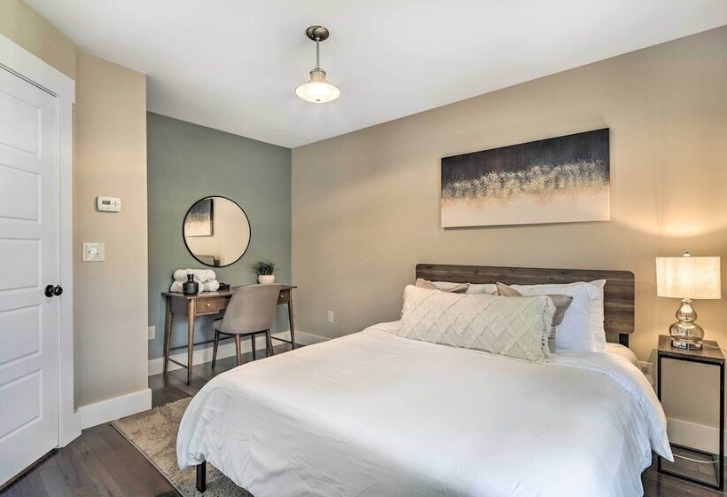 Charming Asheville House W/ Private Hot Tub!