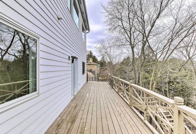 Charming Bayview Art House With Deck & Grill!