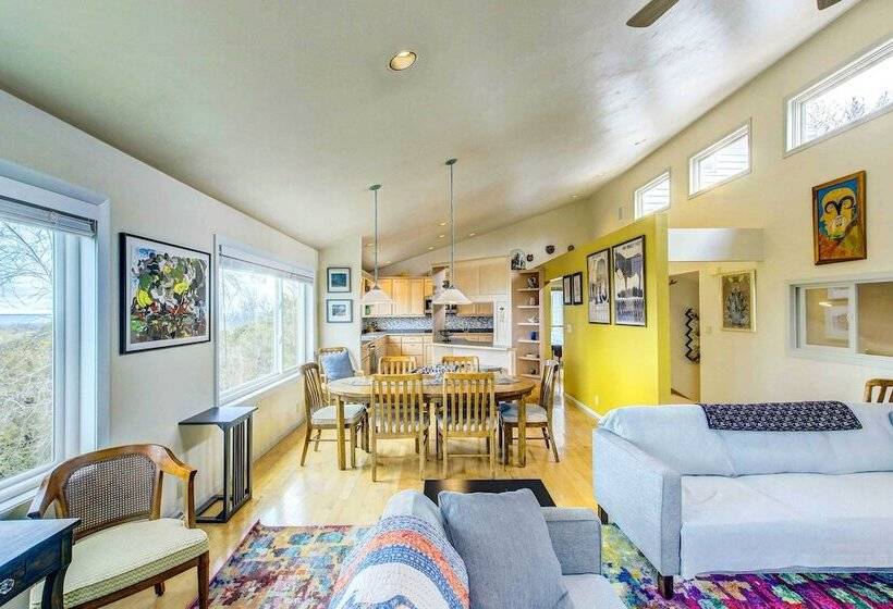 Charming Bayview Art House With Deck & Grill!