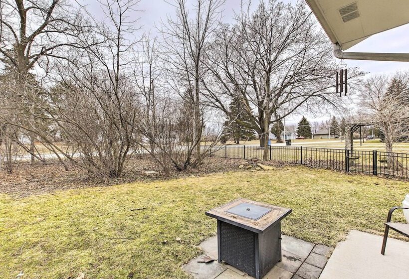 Charming Bayview Art House With Deck & Grill!