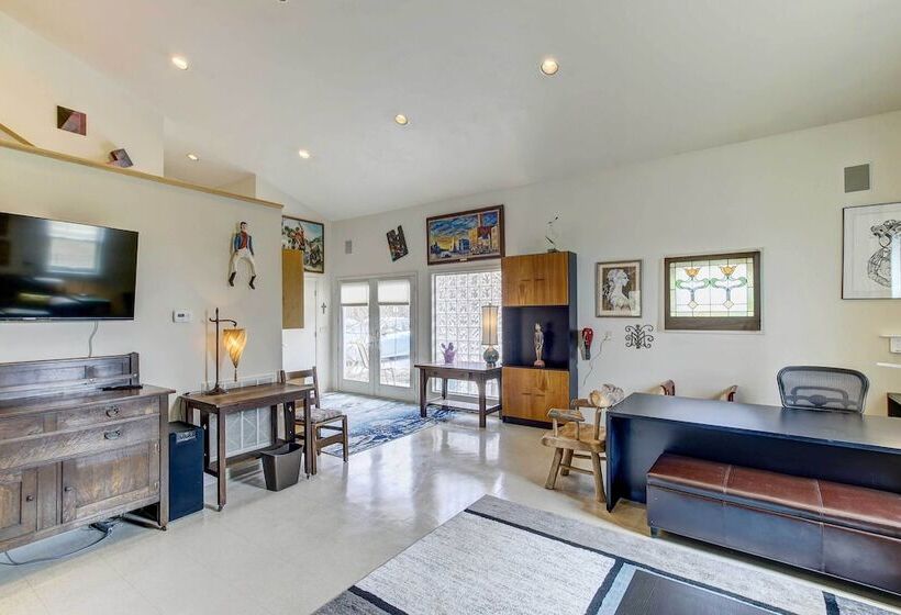 Charming Bayview Art House With Deck & Grill!