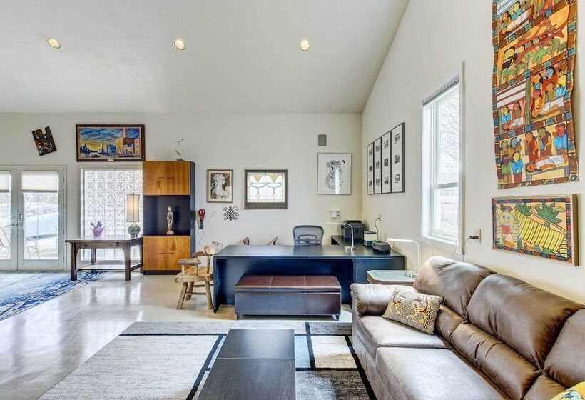 Charming Bayview Art House With Deck & Grill!