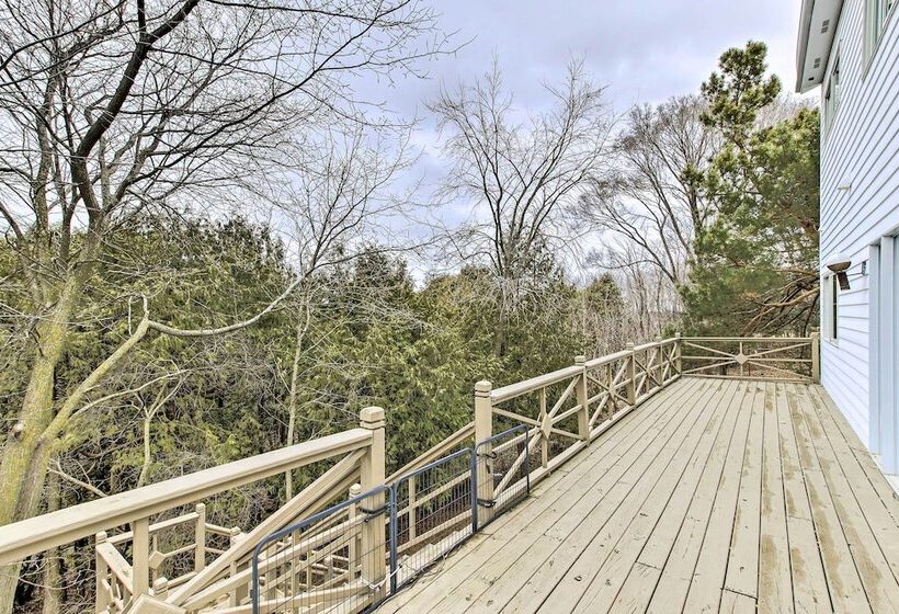 Charming Bayview Art House With Deck & Grill!