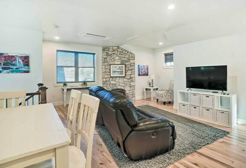 2 Mi To Town: Castle Rock Retreat W/ Fireplace!