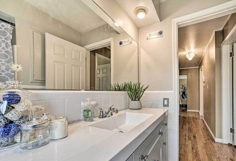 Detroit Home W/ Pool & Yard, 15 Mi To Downtown!