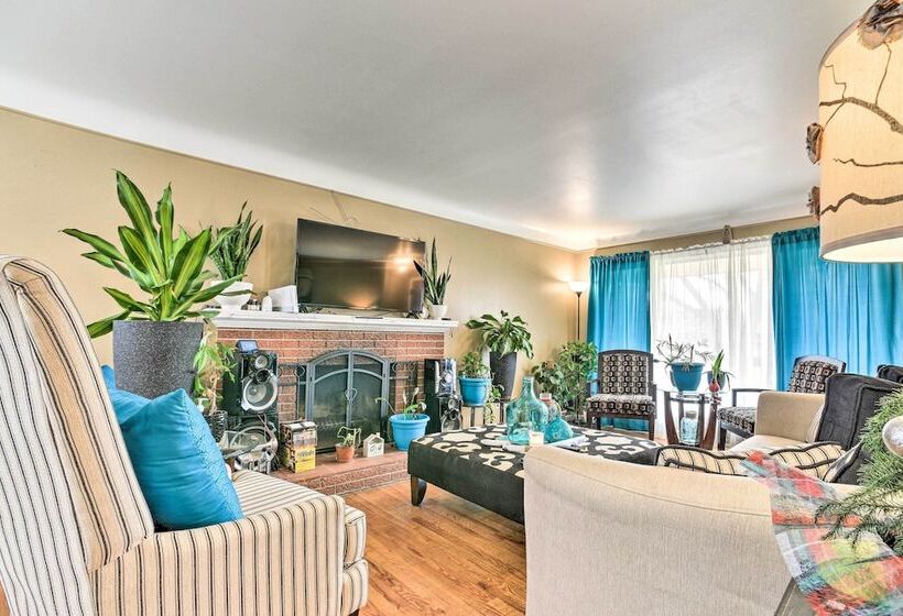 Detroit Home W/ Pool & Yard, 15 Mi To Downtown!