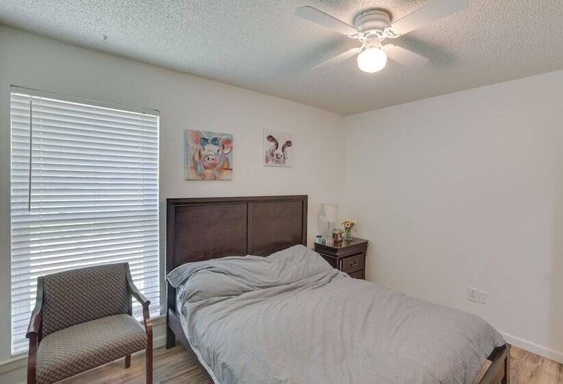 Family Home In Fort Worth: Pets Welcome!