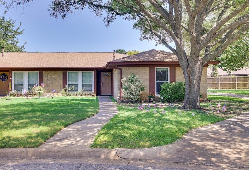 Family Home In Fort Worth: Pets Welcome!