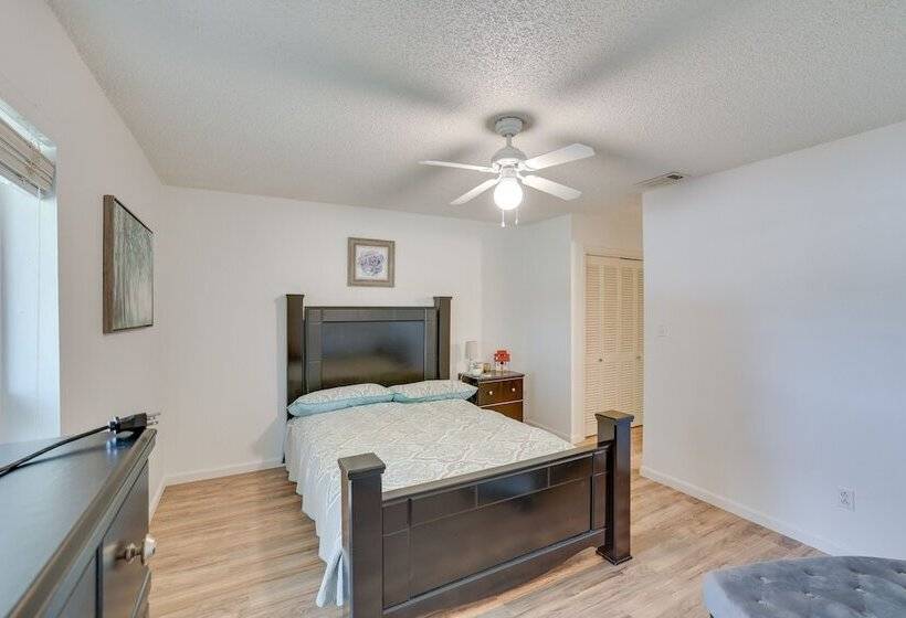 Family Home In Fort Worth: Pets Welcome!