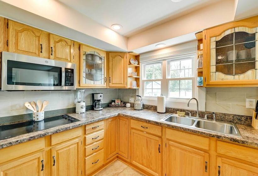 < 4 Mi To Cooperstown: Charming Historic Home!