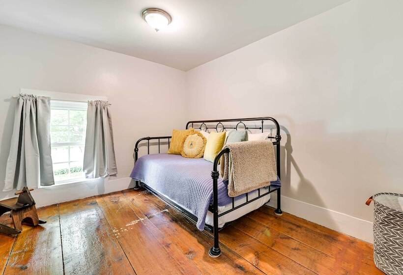 < 4 Mi To Cooperstown: Charming Historic Home!