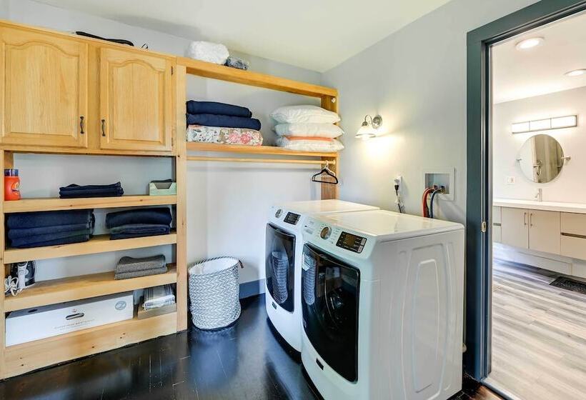 < 4 Mi To Cooperstown: Charming Historic Home!