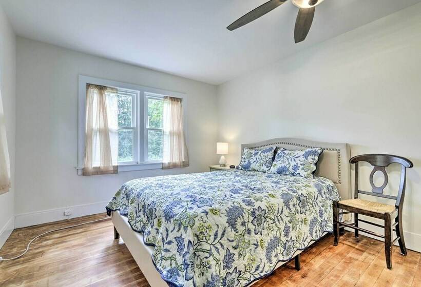 Charming Madison Retreat ~ 3 Mi To Beaches!