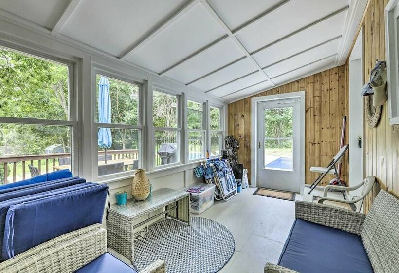 Charming Madison Retreat ~ 3 Mi To Beaches!